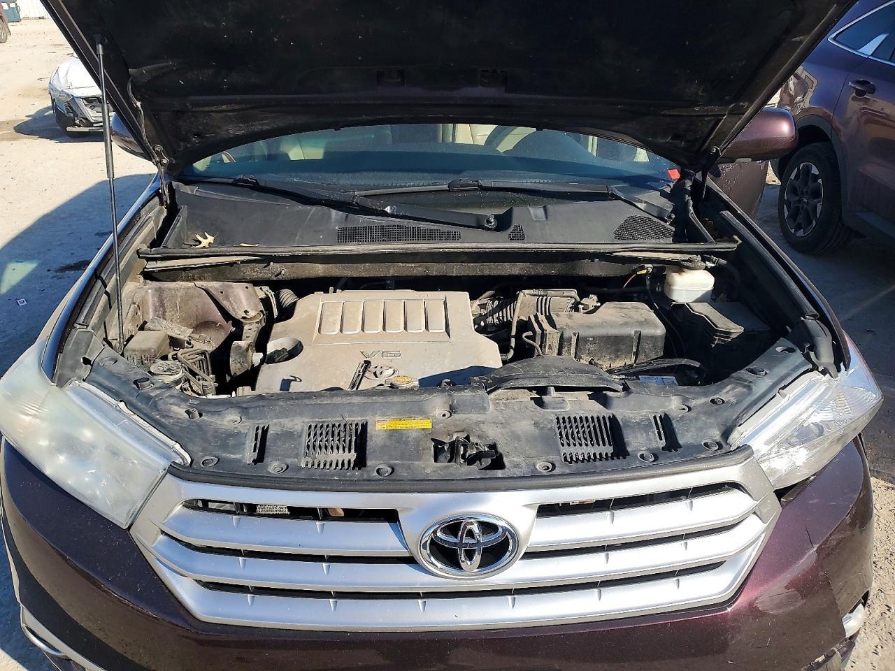 2013 TOYOTA HIGHLANDER