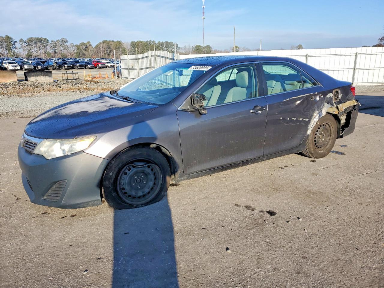 2014 TOYOTA CAMRY
