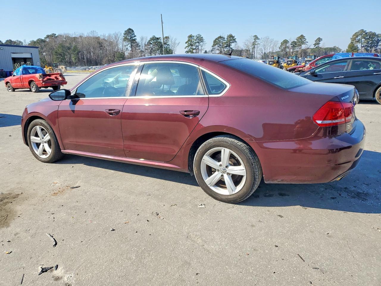 2012 VOLKSWAGEN Passat