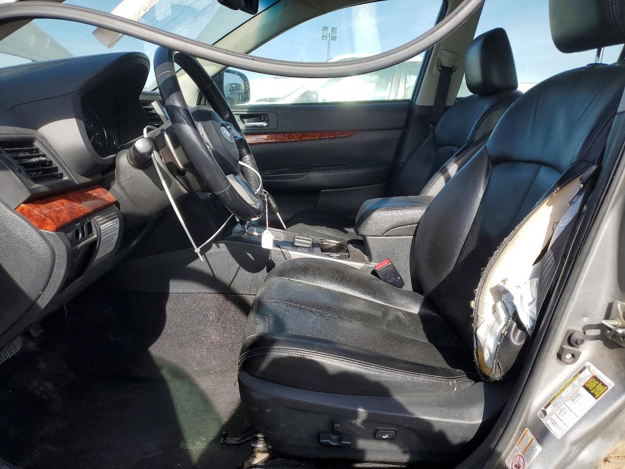 2010 SUBARU Legacy