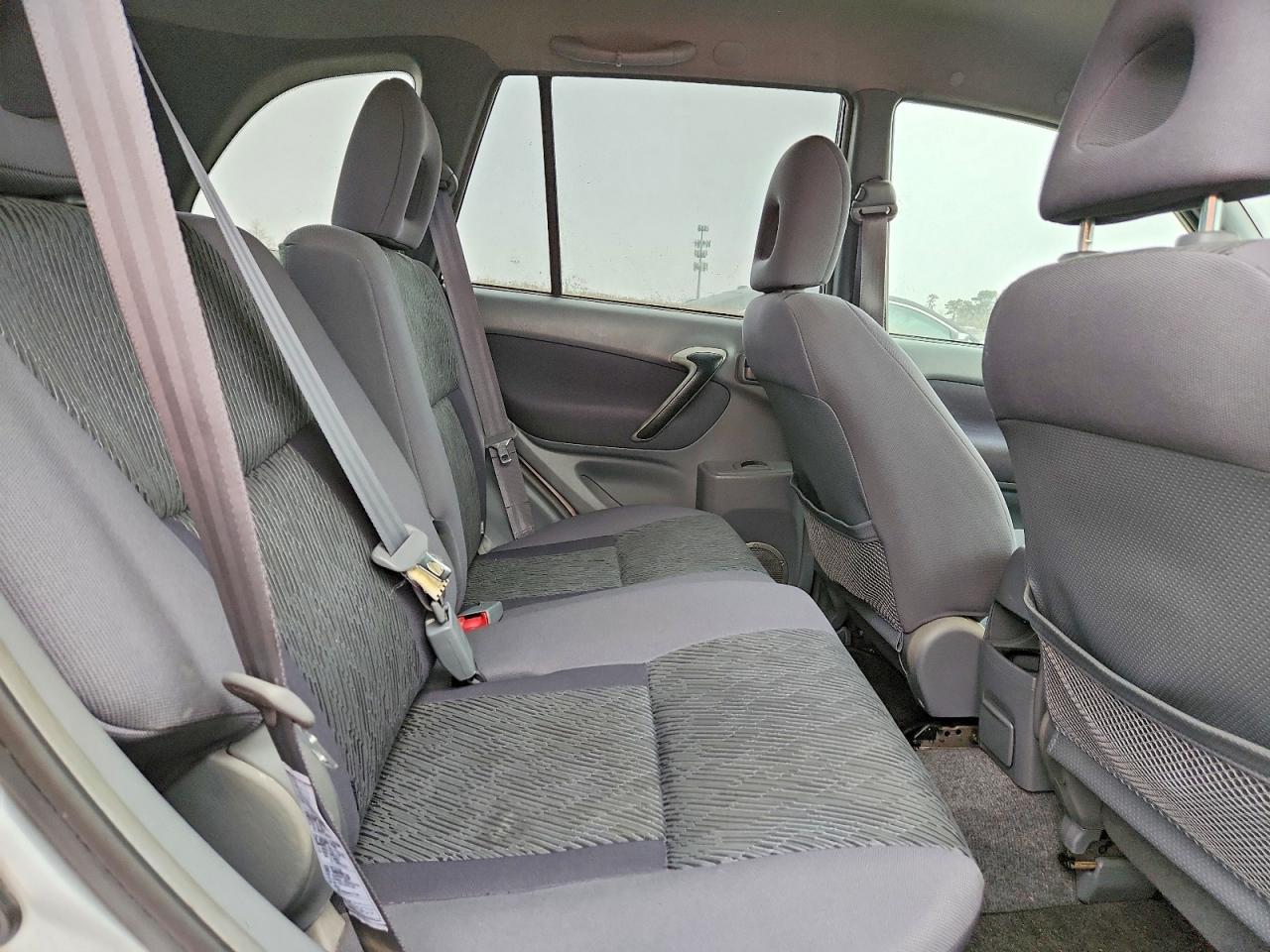 2002 TOYOTA RAV4