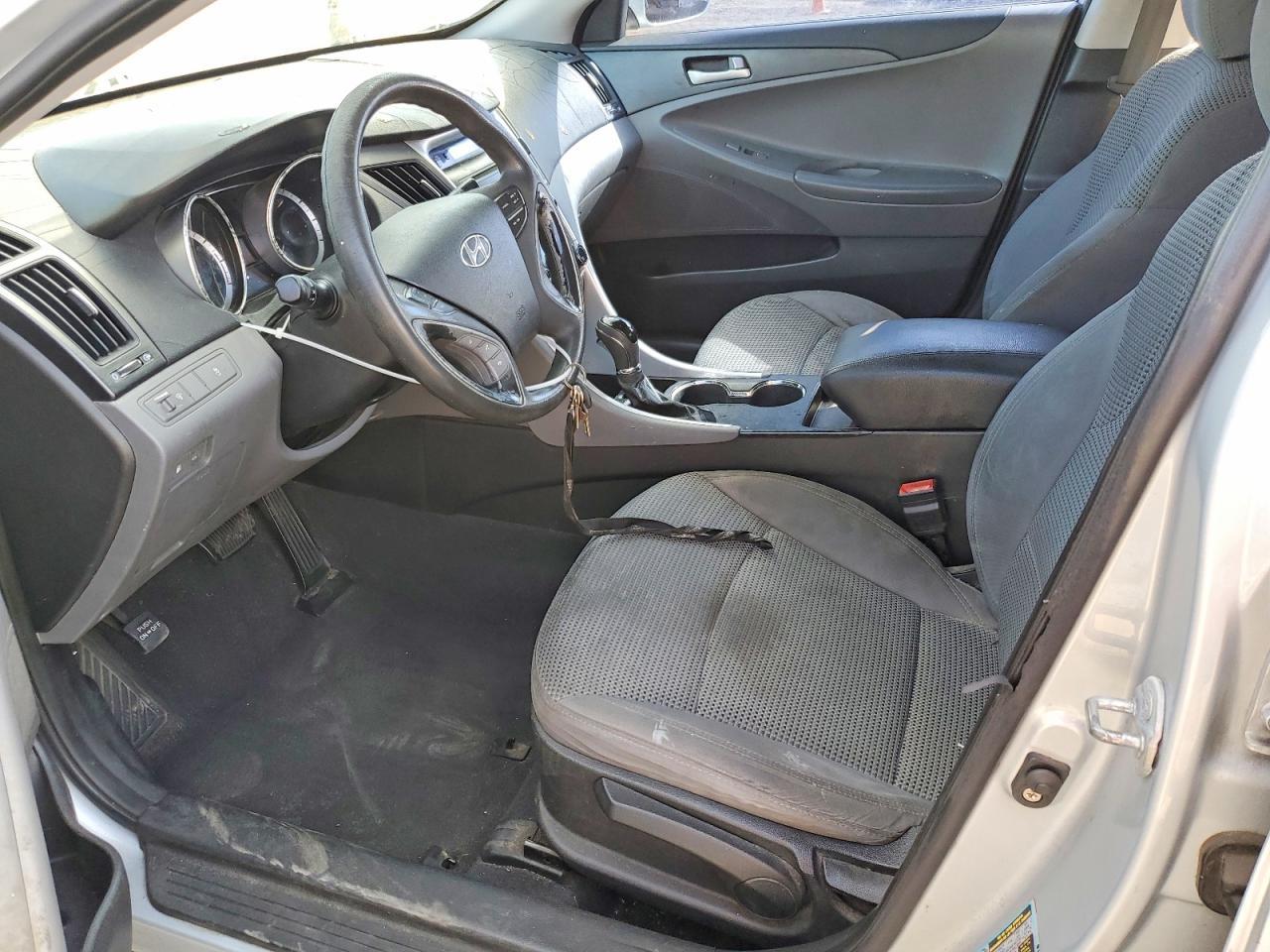2011 HYUNDAI SONATA