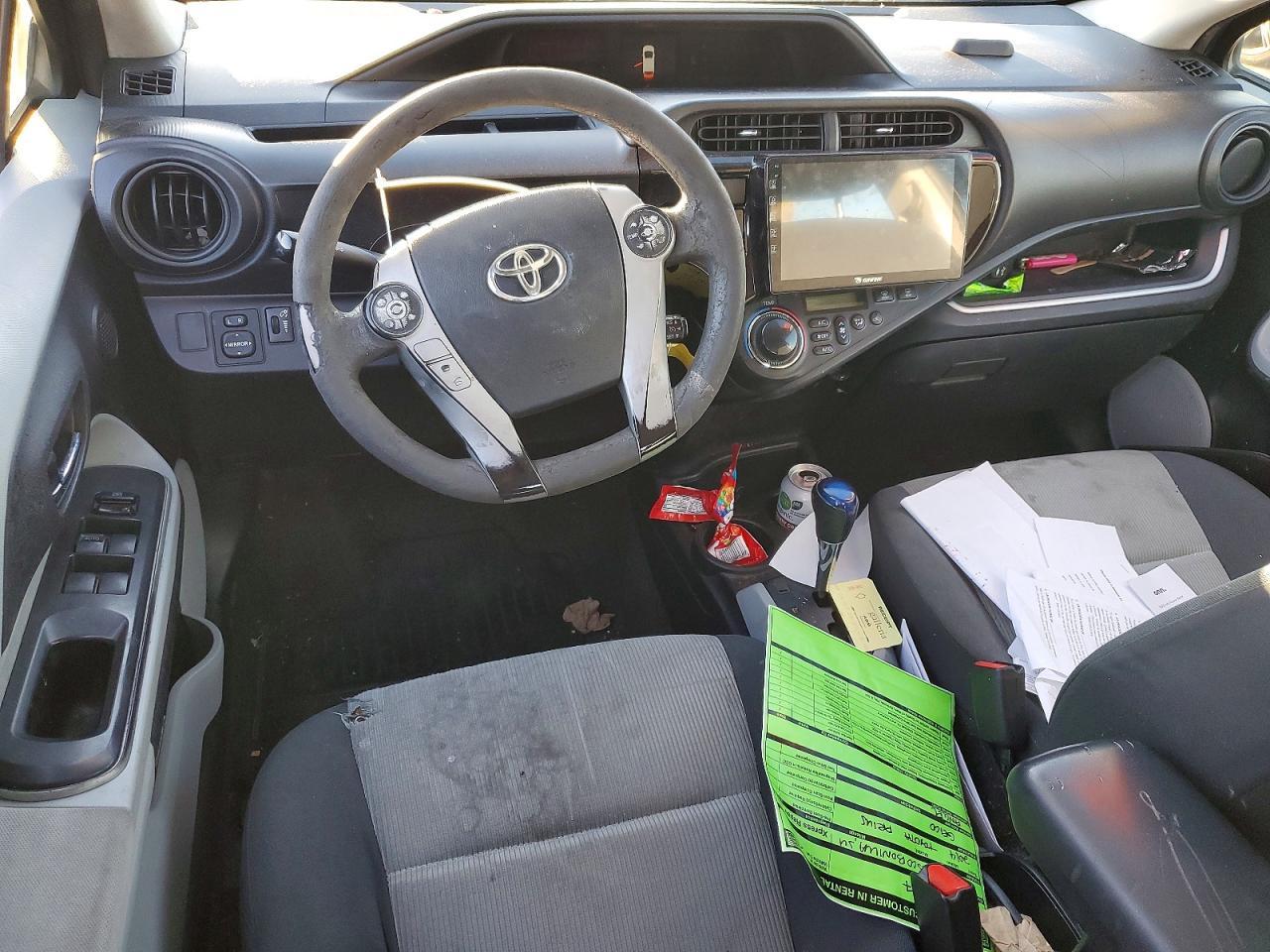 2014 TOYOTA Prius c