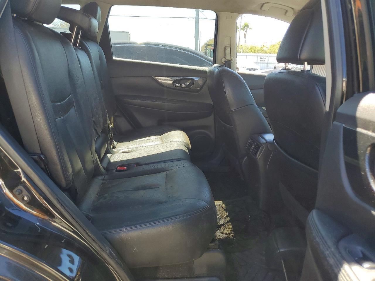 2016 NISSAN ROGUE