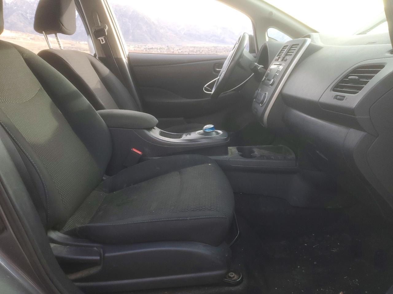2015 NISSAN LEAF