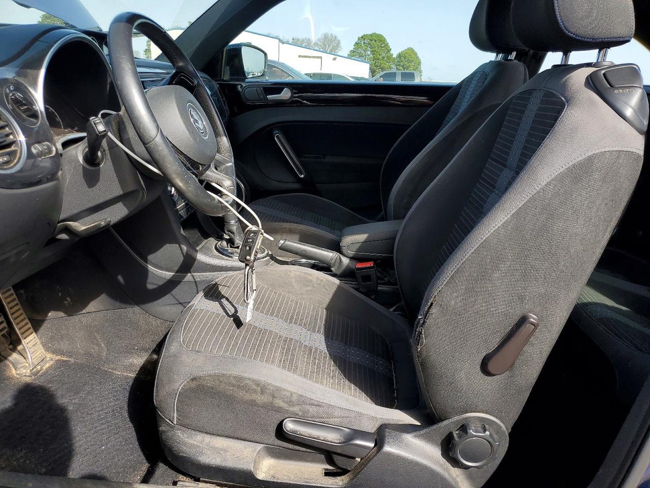 2013 VOLKSWAGEN Beetle