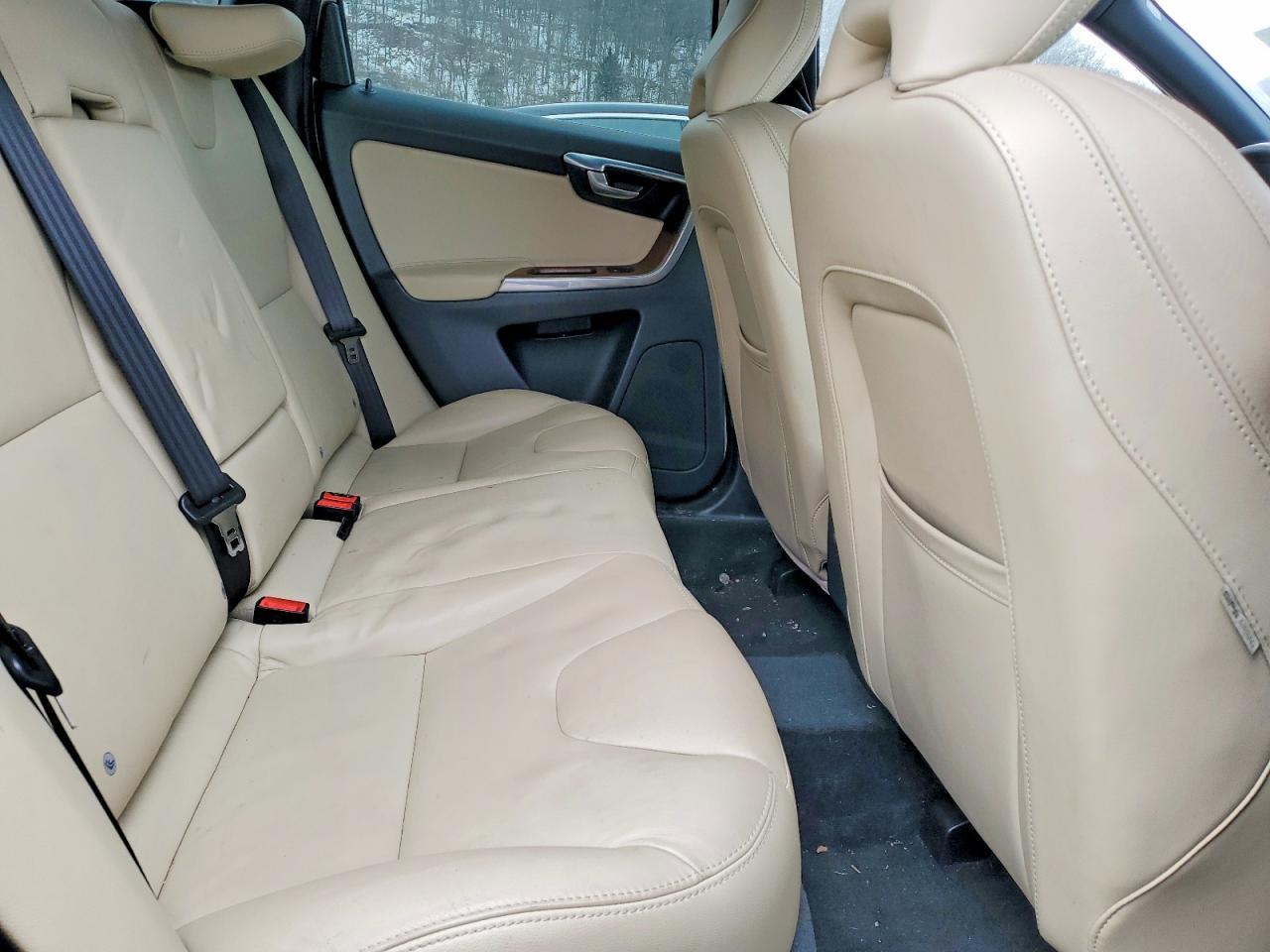 2016 VOLVO XC60