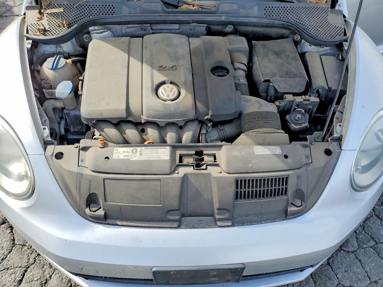 2012 VOLKSWAGEN Beetle