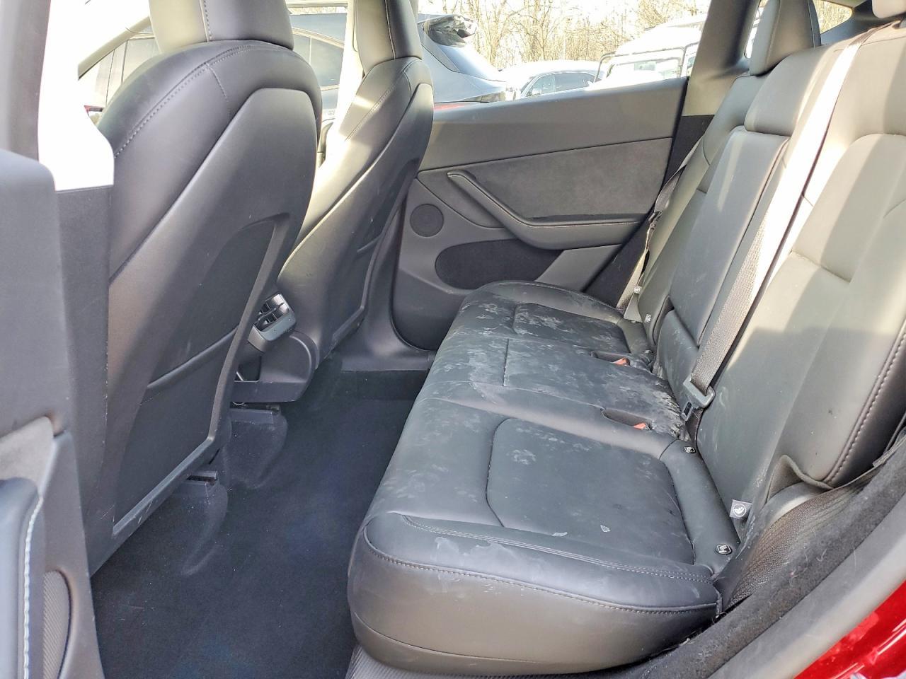 2025 TESLA MODEL Y