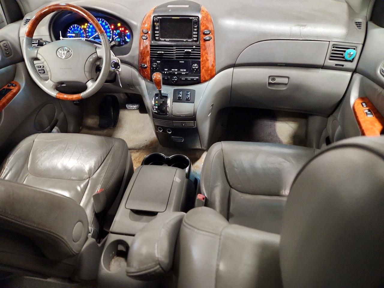 2006 TOYOTA SIENNA