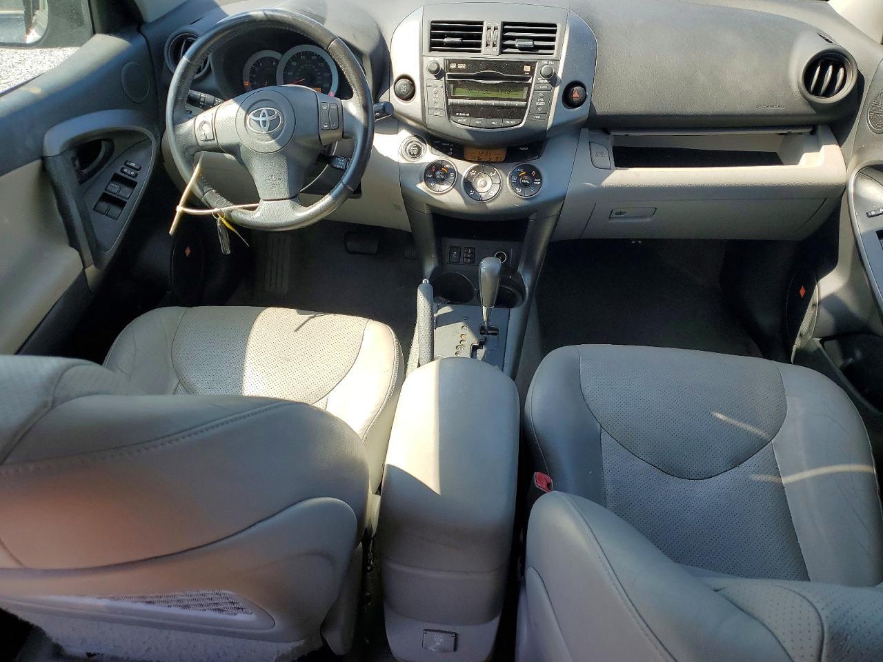 2011 TOYOTA RAV4