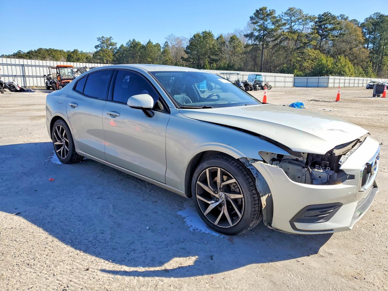 2020 VOLVO S60