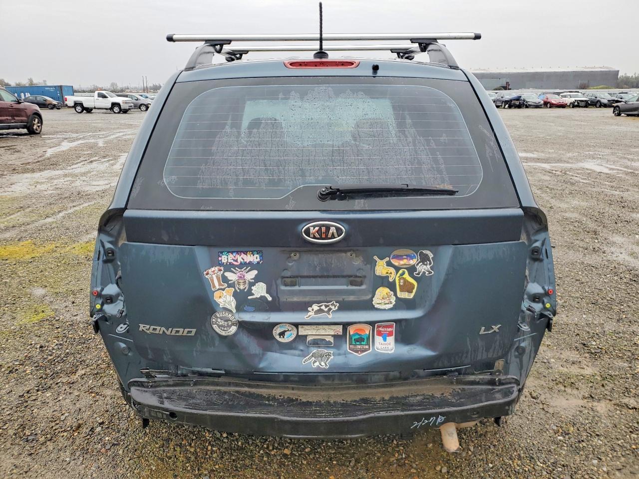 2009 KIA RONDO