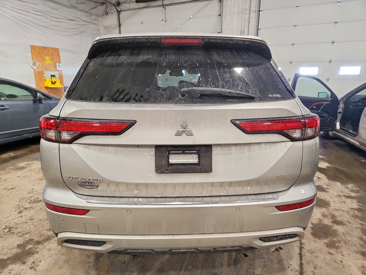 2022 MITSUBISHI outlander