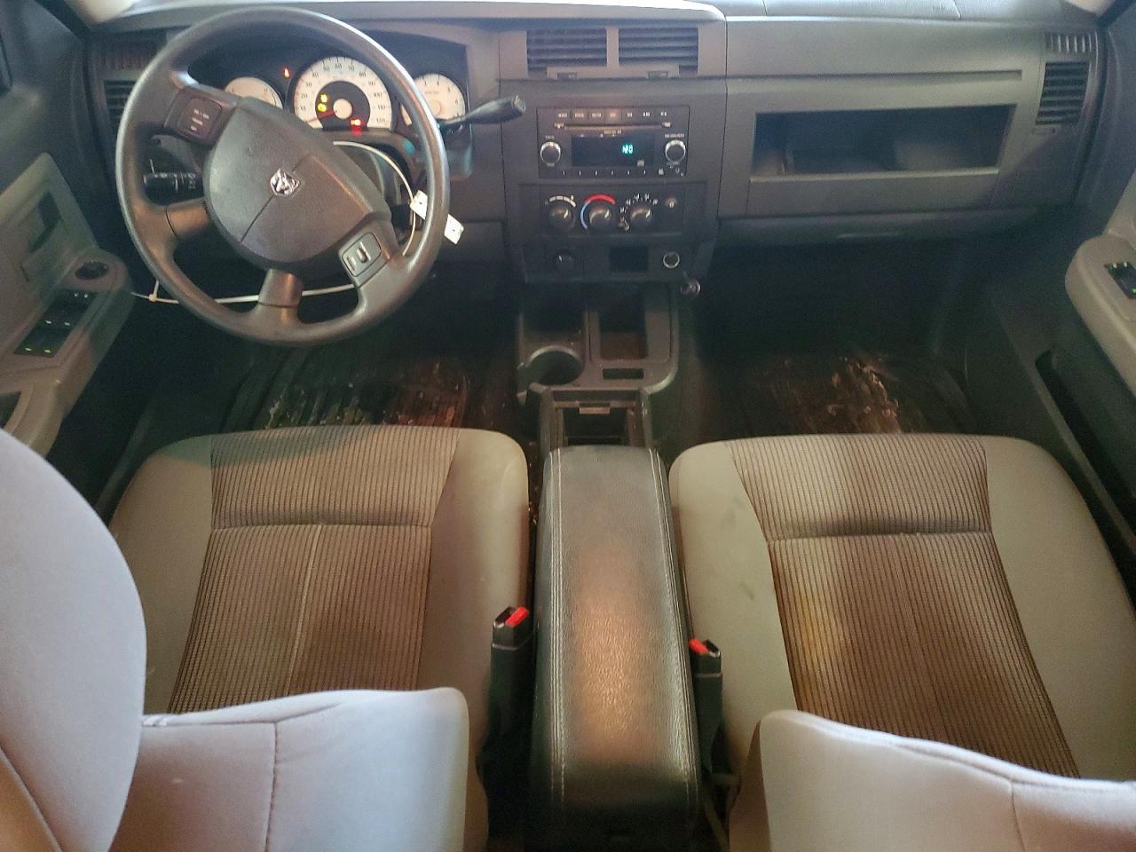 2011 DODGE Dakota