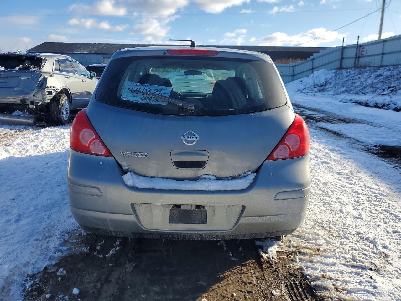 2011 NISSAN VERSA