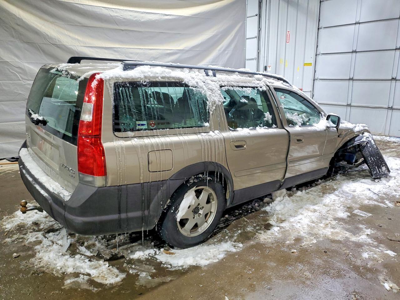2002 VOLVO V70