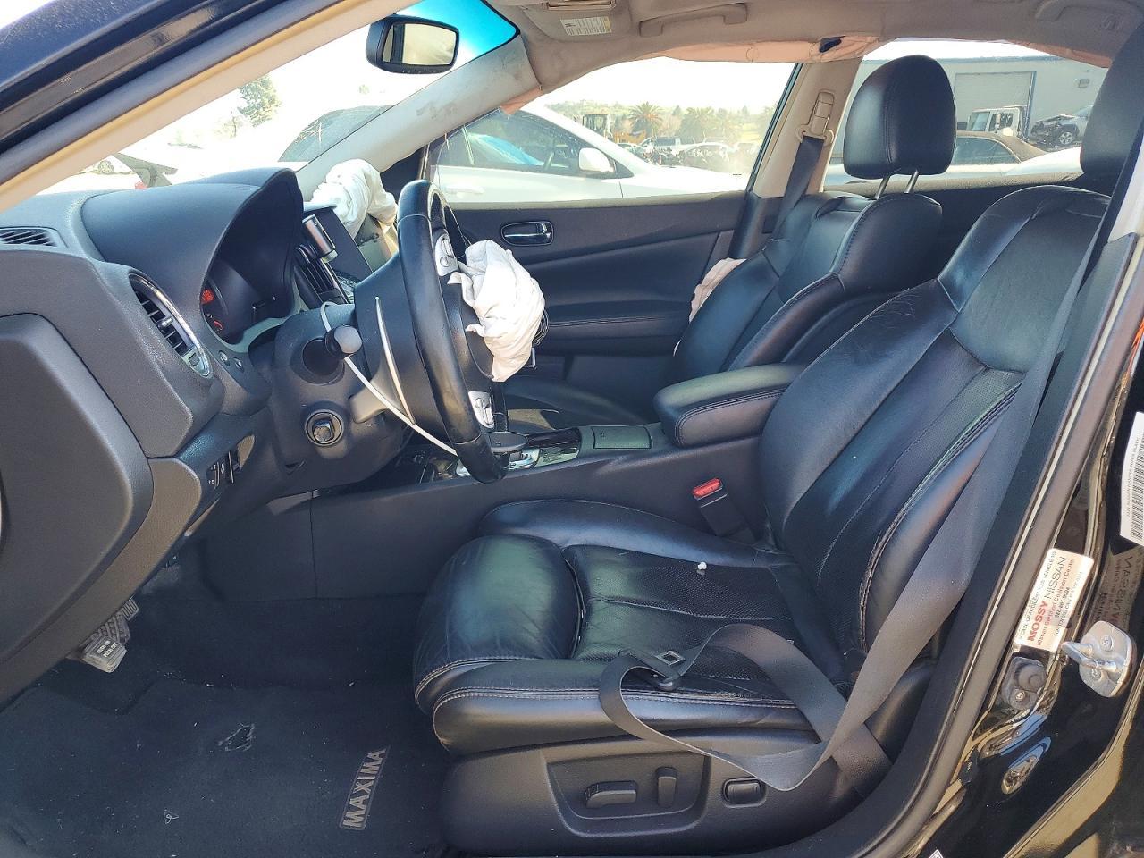 2011 NISSAN Maxima