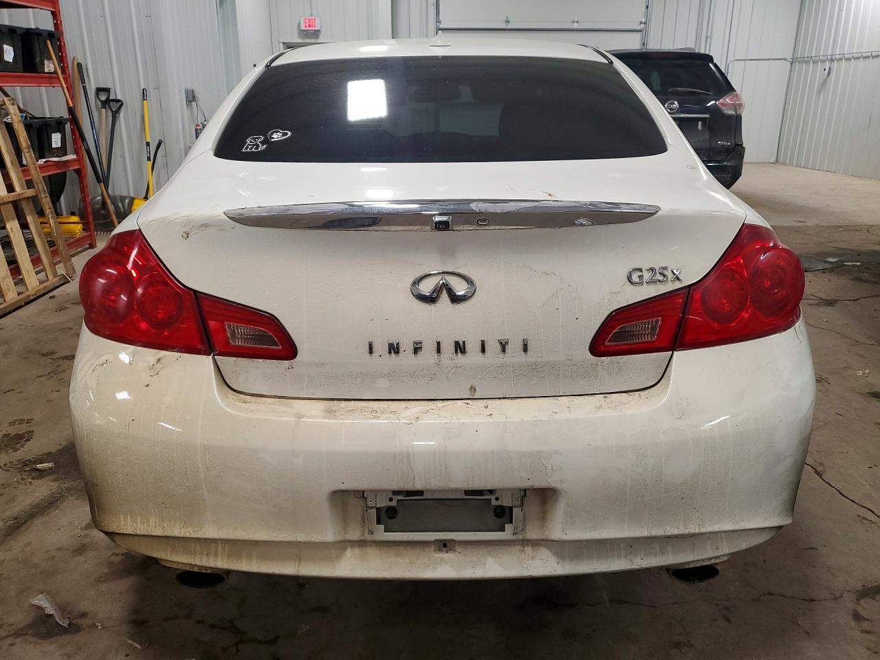 2011 INFINITI G25