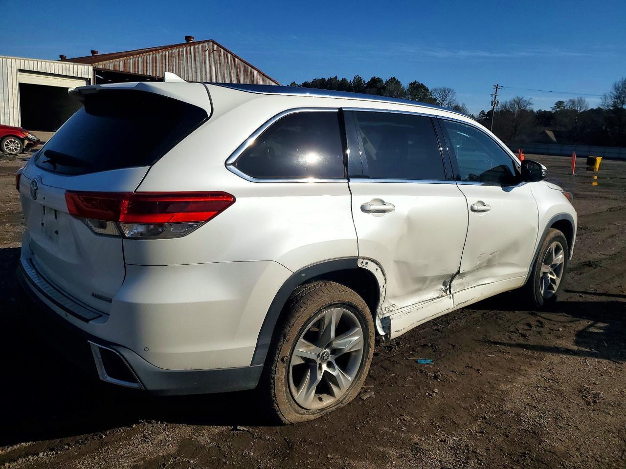 2017 TOYOTA HIGHLANDER