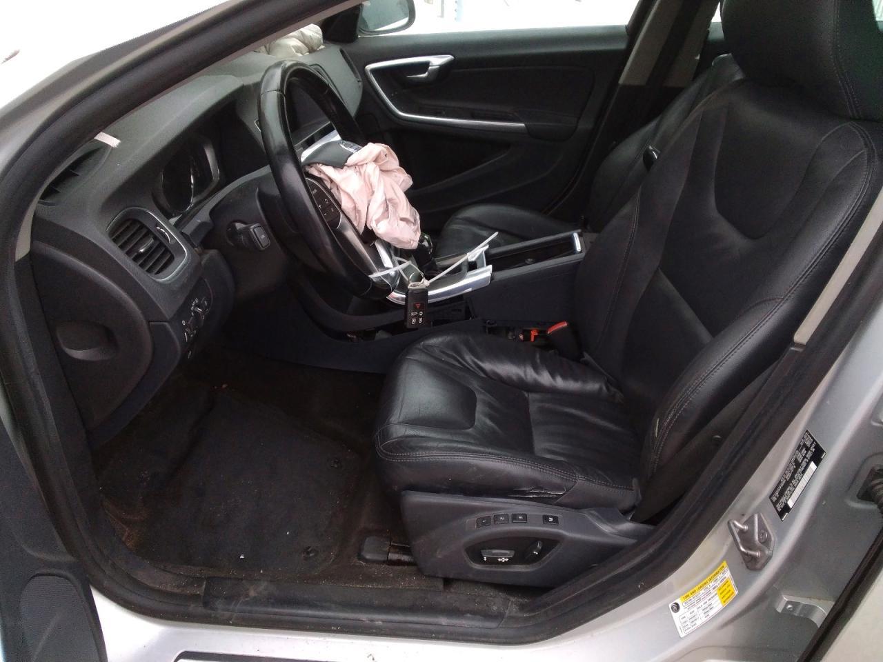 2015 VOLVO S60