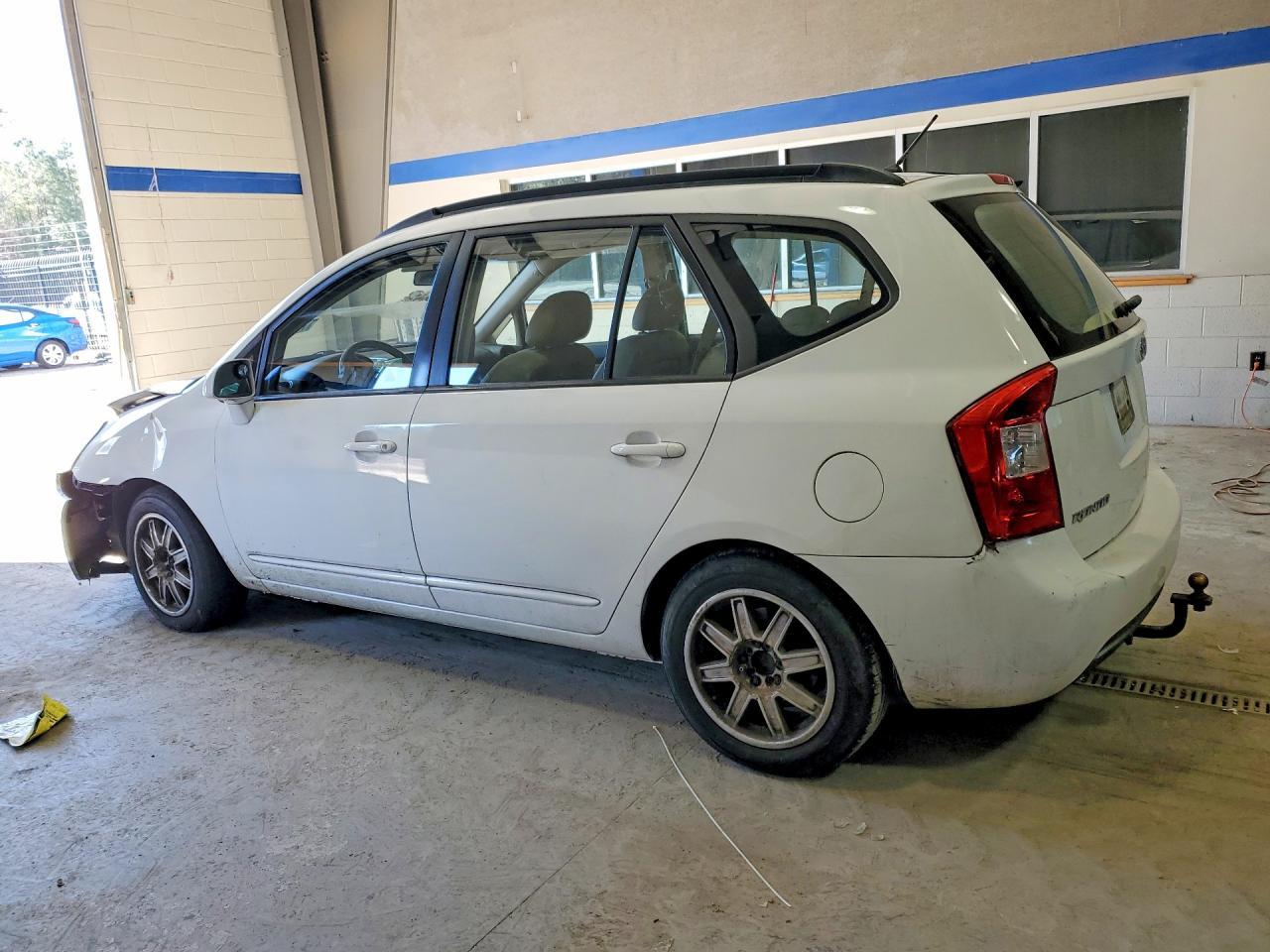 2008 KIA RONDO