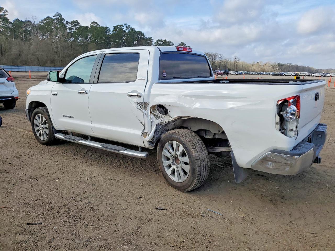 2016 TOYOTA TUNDRA