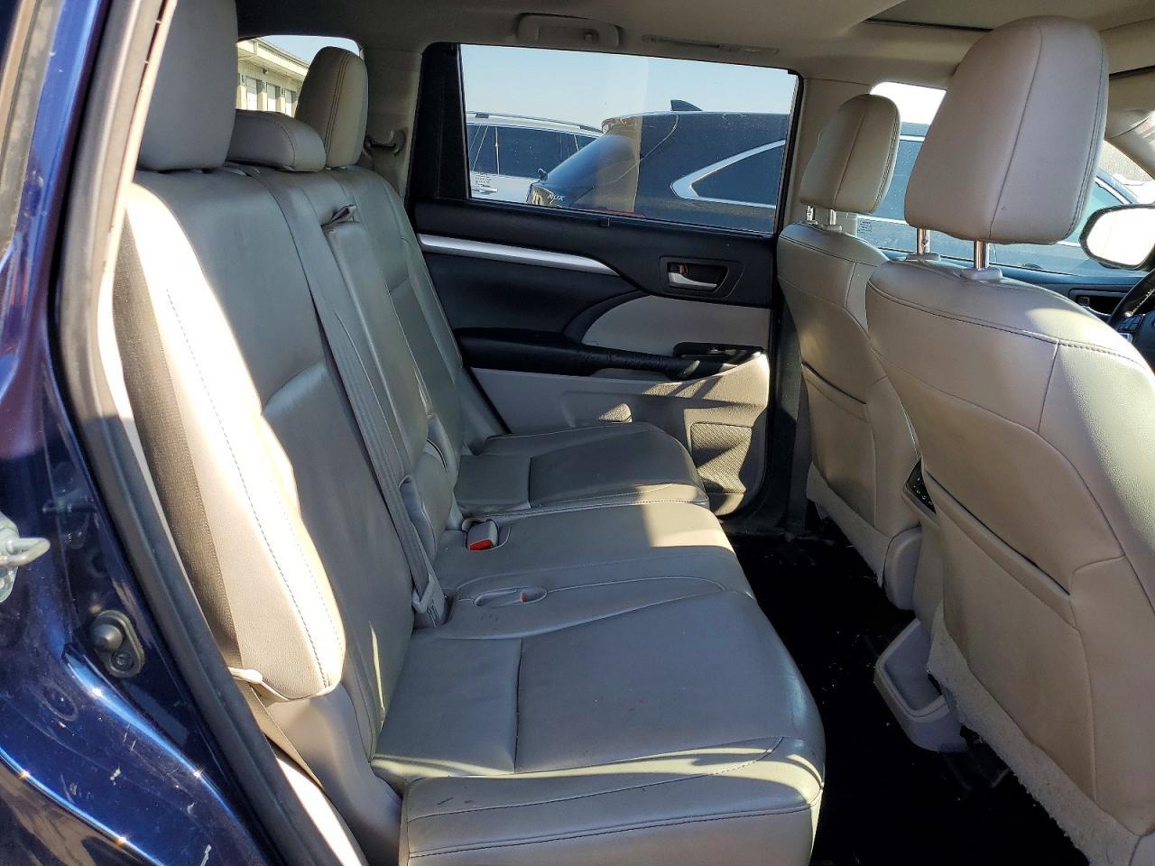 2015 TOYOTA HIGHLANDER