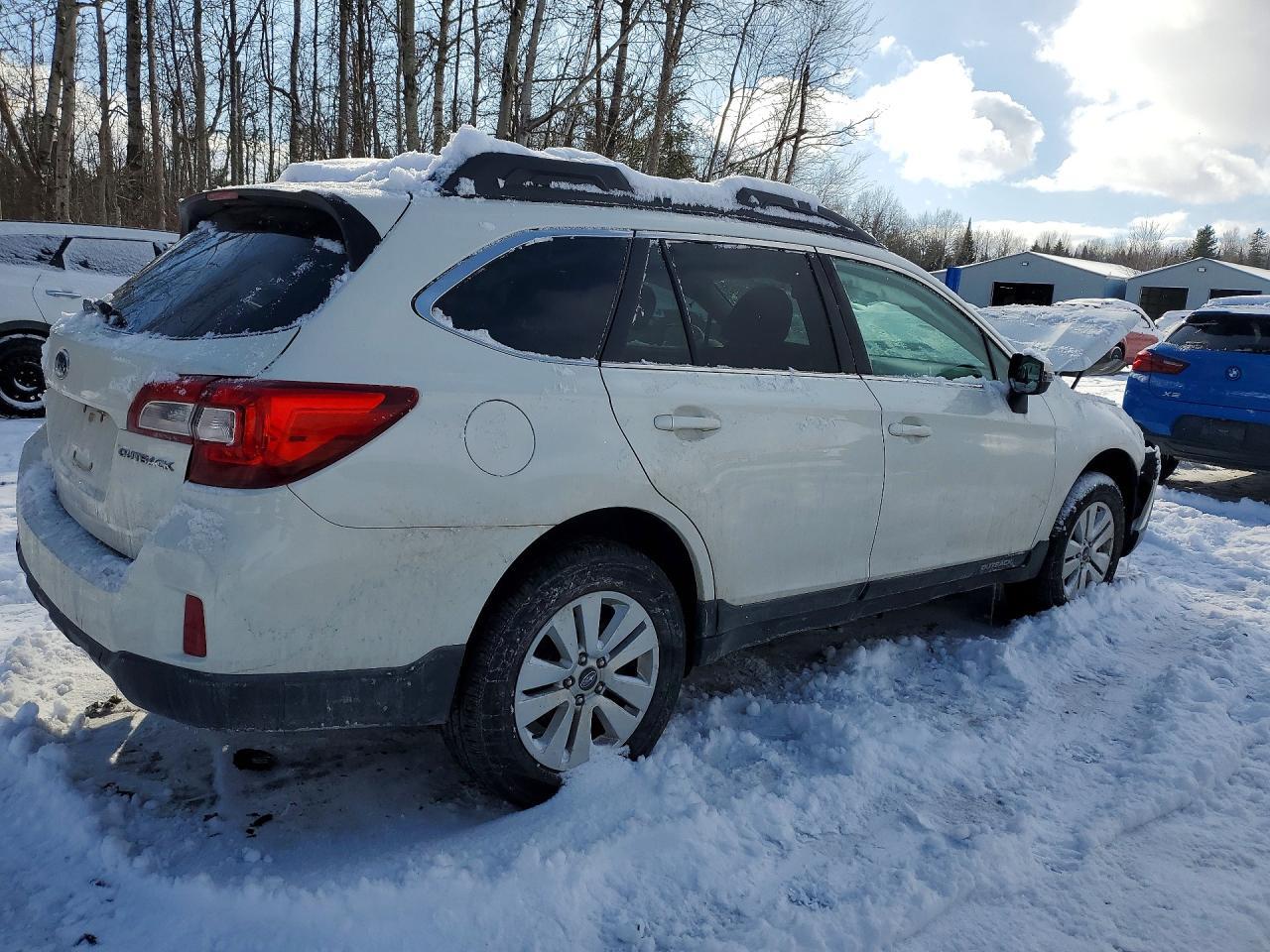 2017 SUBARU Outback