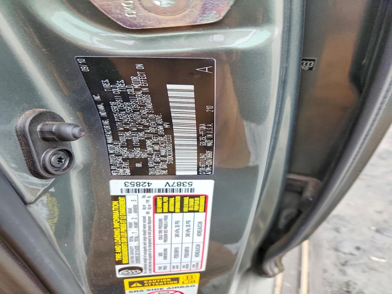 2011 TOYOTA SIENNA