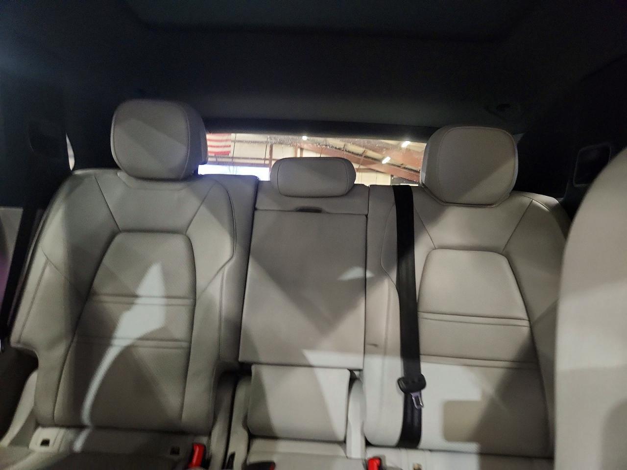 2019 PORSCHE CAYENNE