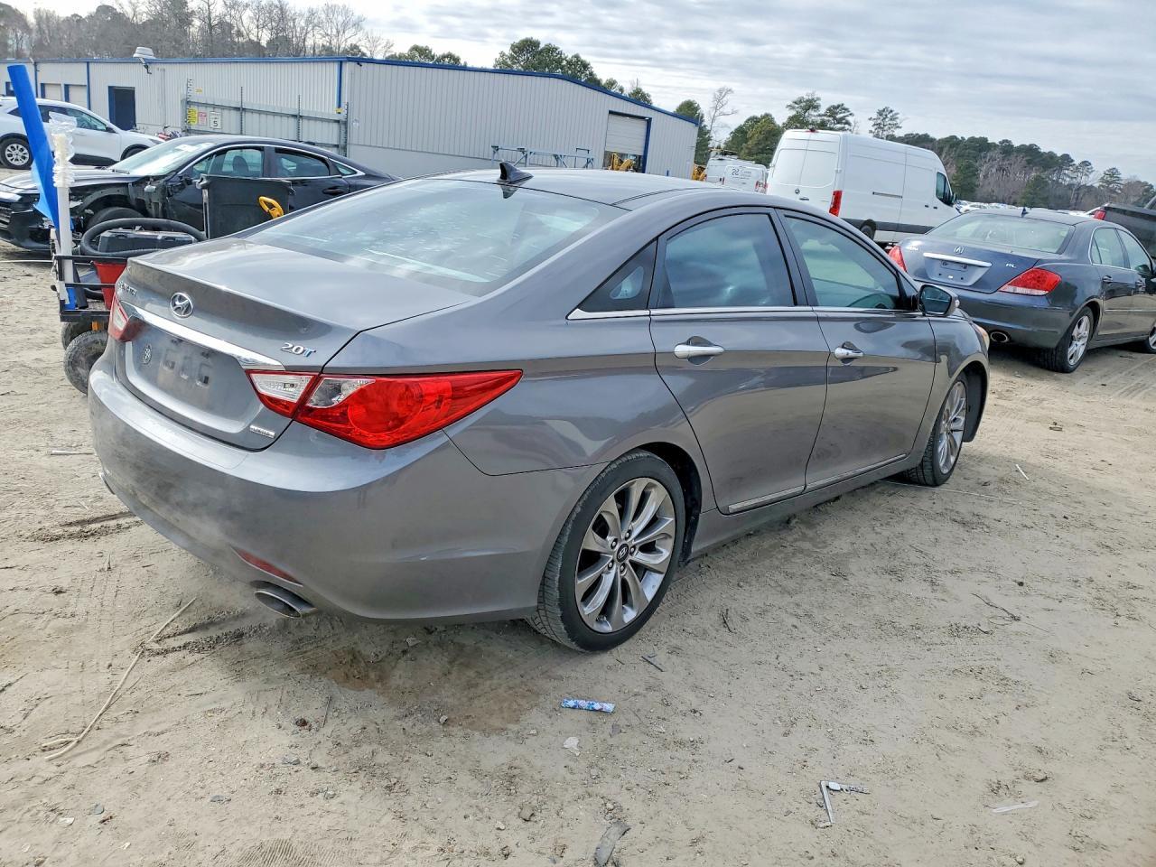 2013 HYUNDAI SONATA