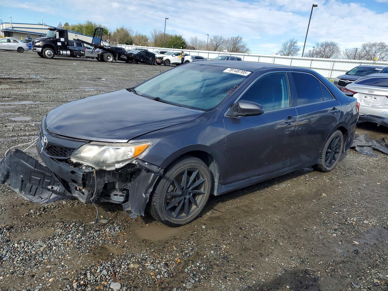 2014 TOYOTA CAMRY