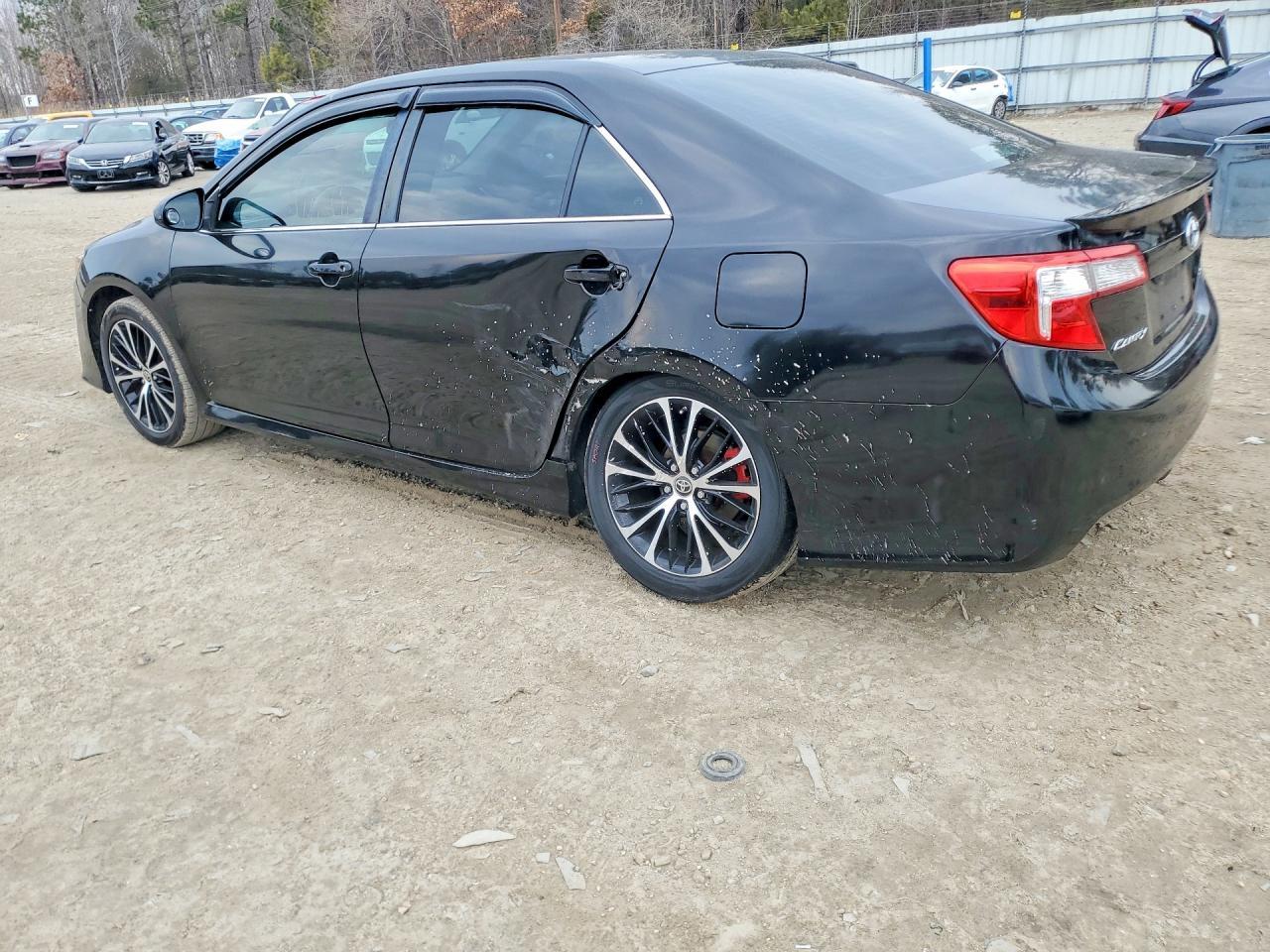 2014 TOYOTA CAMRY