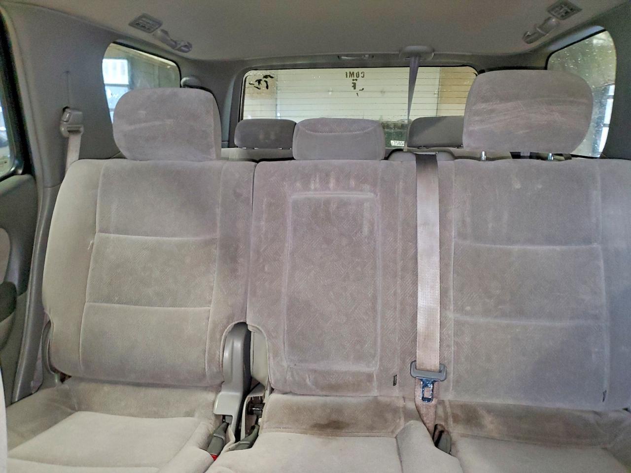 2004 TOYOTA Sequoia