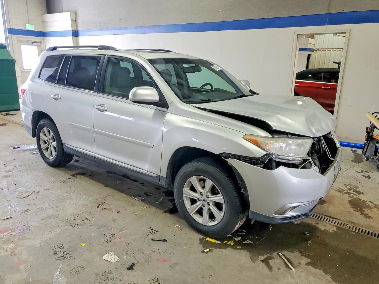 2011 TOYOTA HIGHLANDER