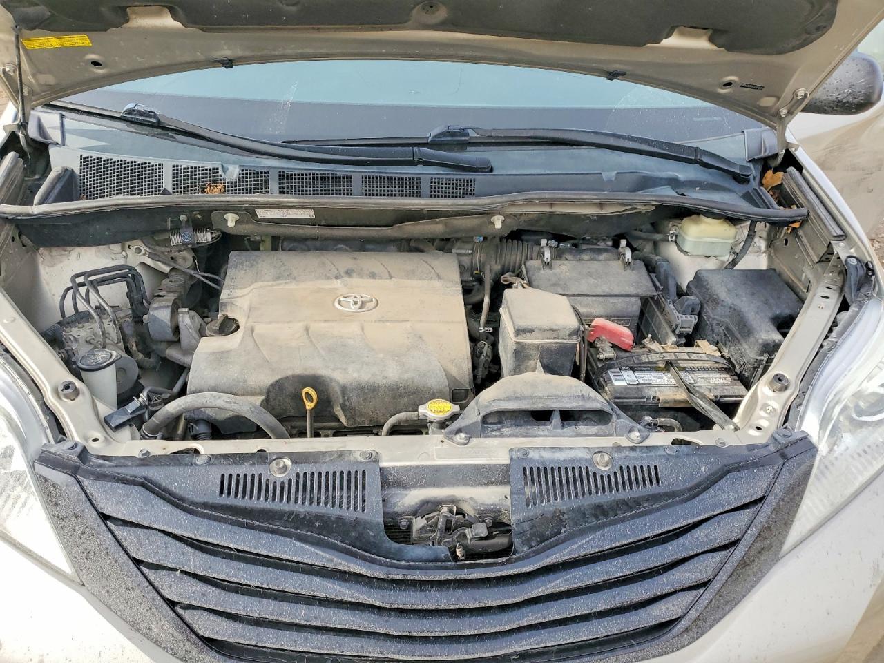2015 TOYOTA SIENNA