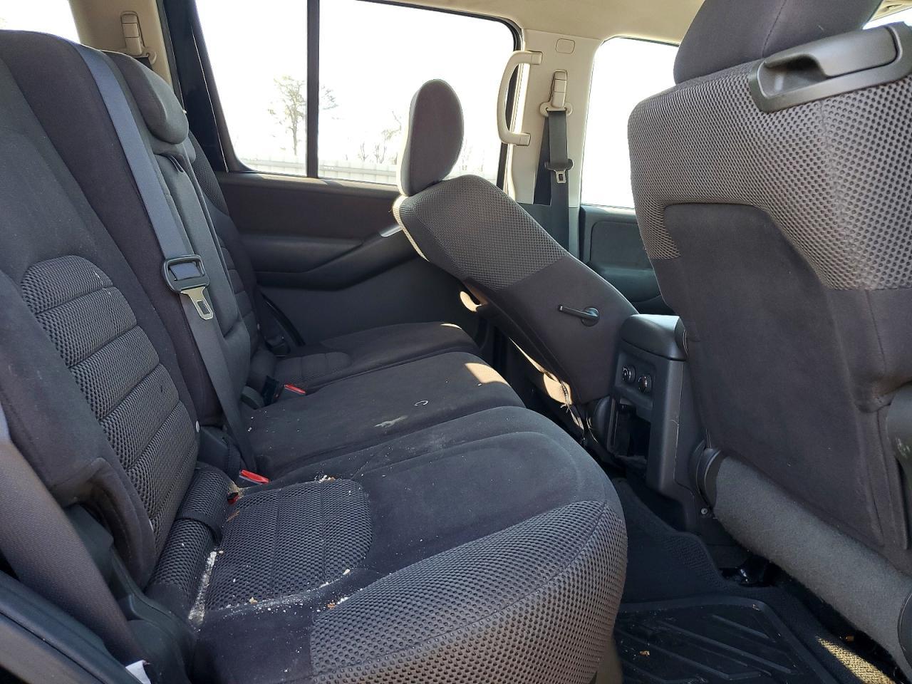 2011 NISSAN PATHFINDER