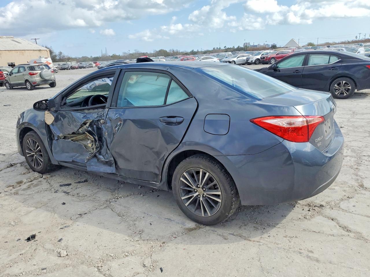 2018 TOYOTA COROLLA