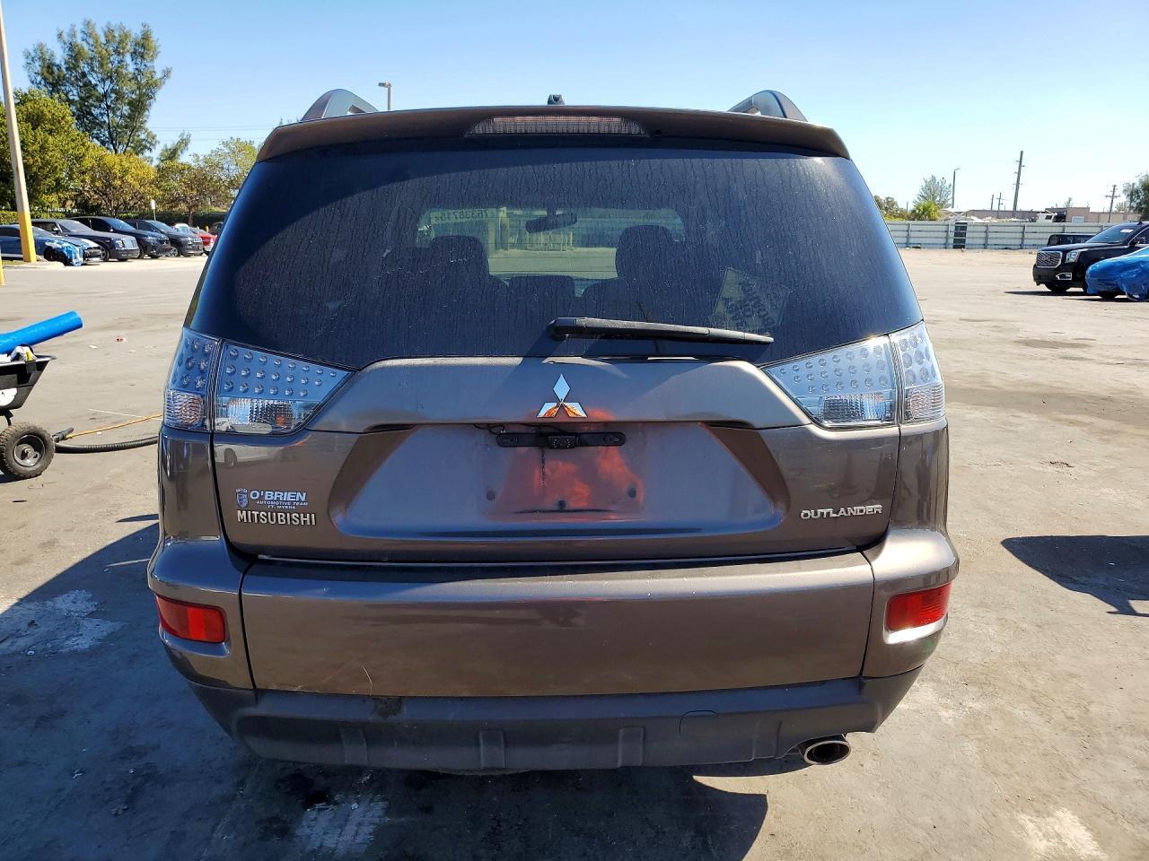 2010 MITSUBISHI outlander