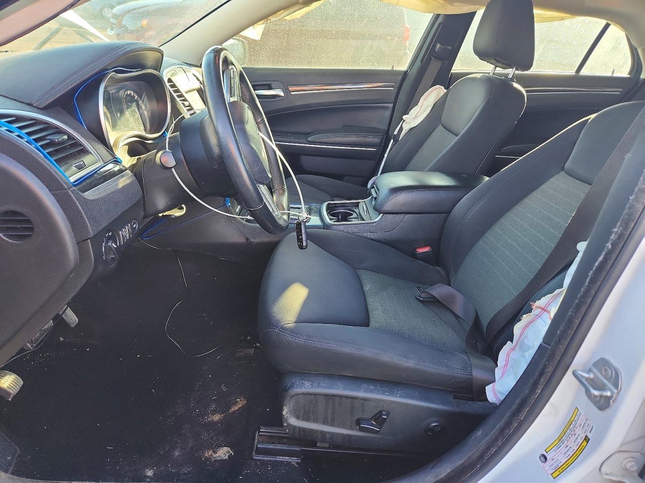 2019 CHRYSLER 300