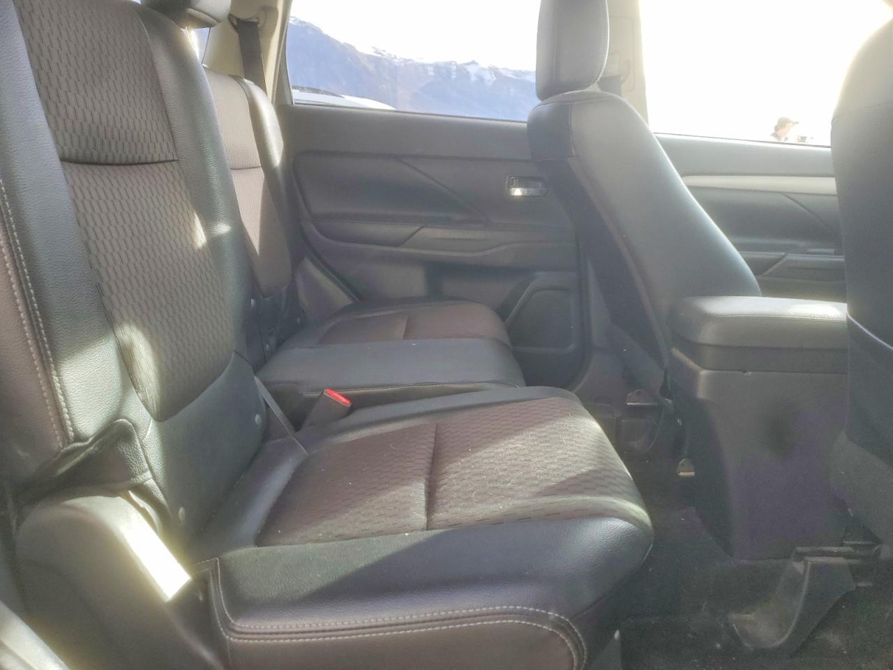 2015 MITSUBISHI outlander