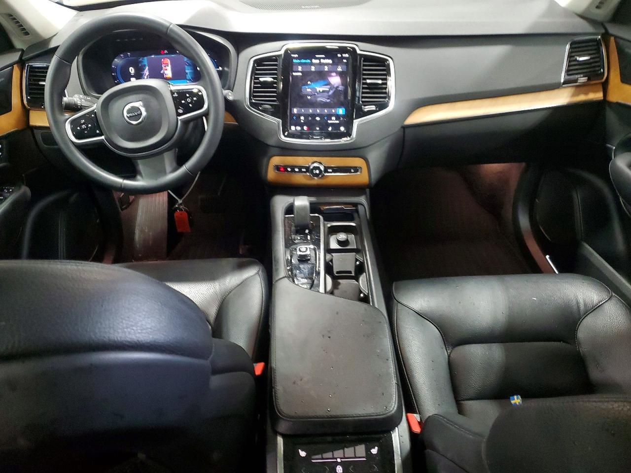 2023 VOLVO XC90