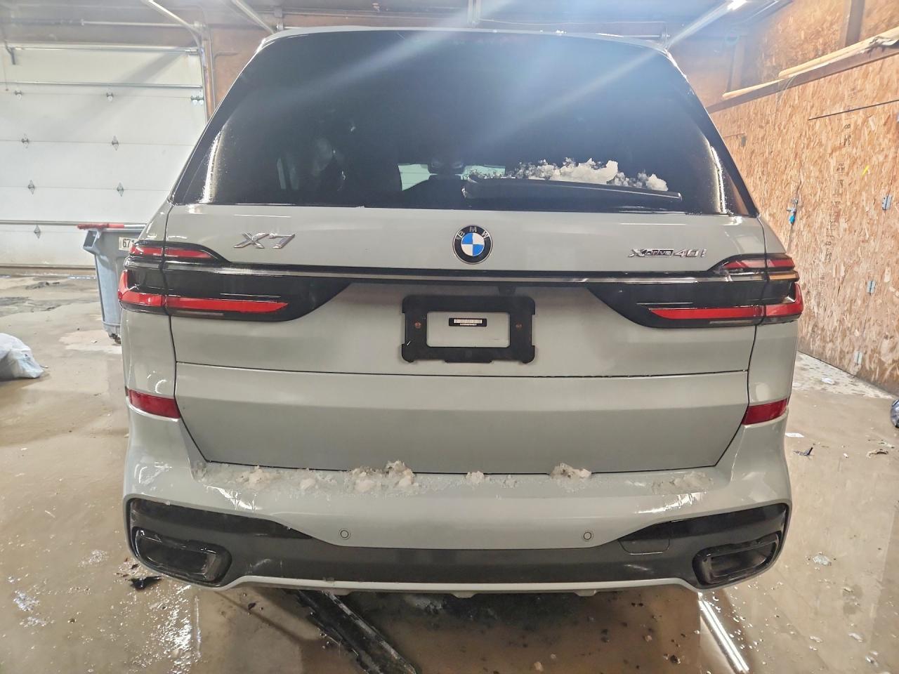 2023 BMW X7
