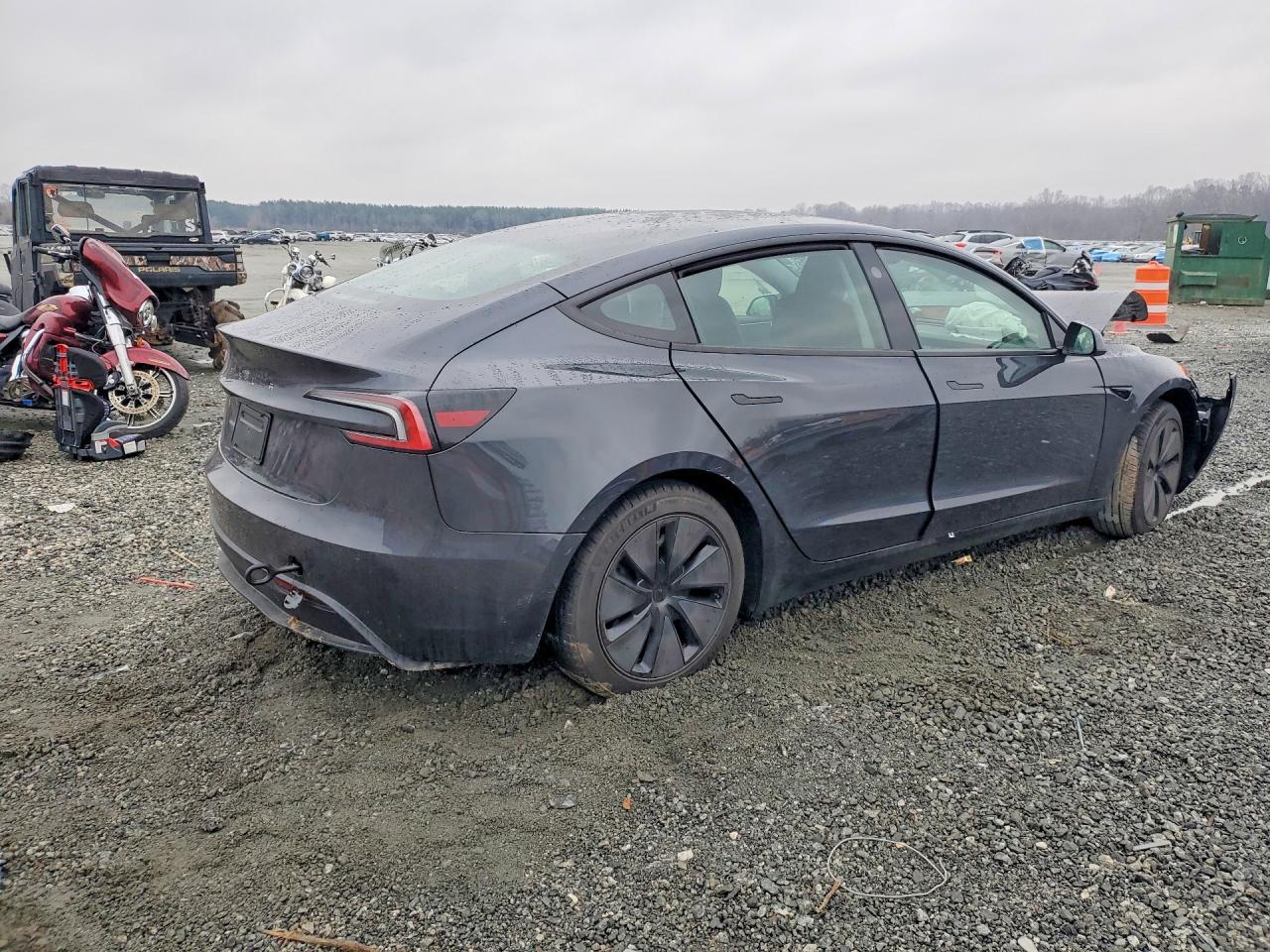 2025 TESLA MODEL 3