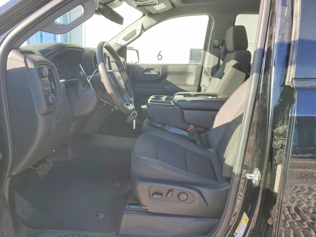 2024 CHEVROLET Silverado