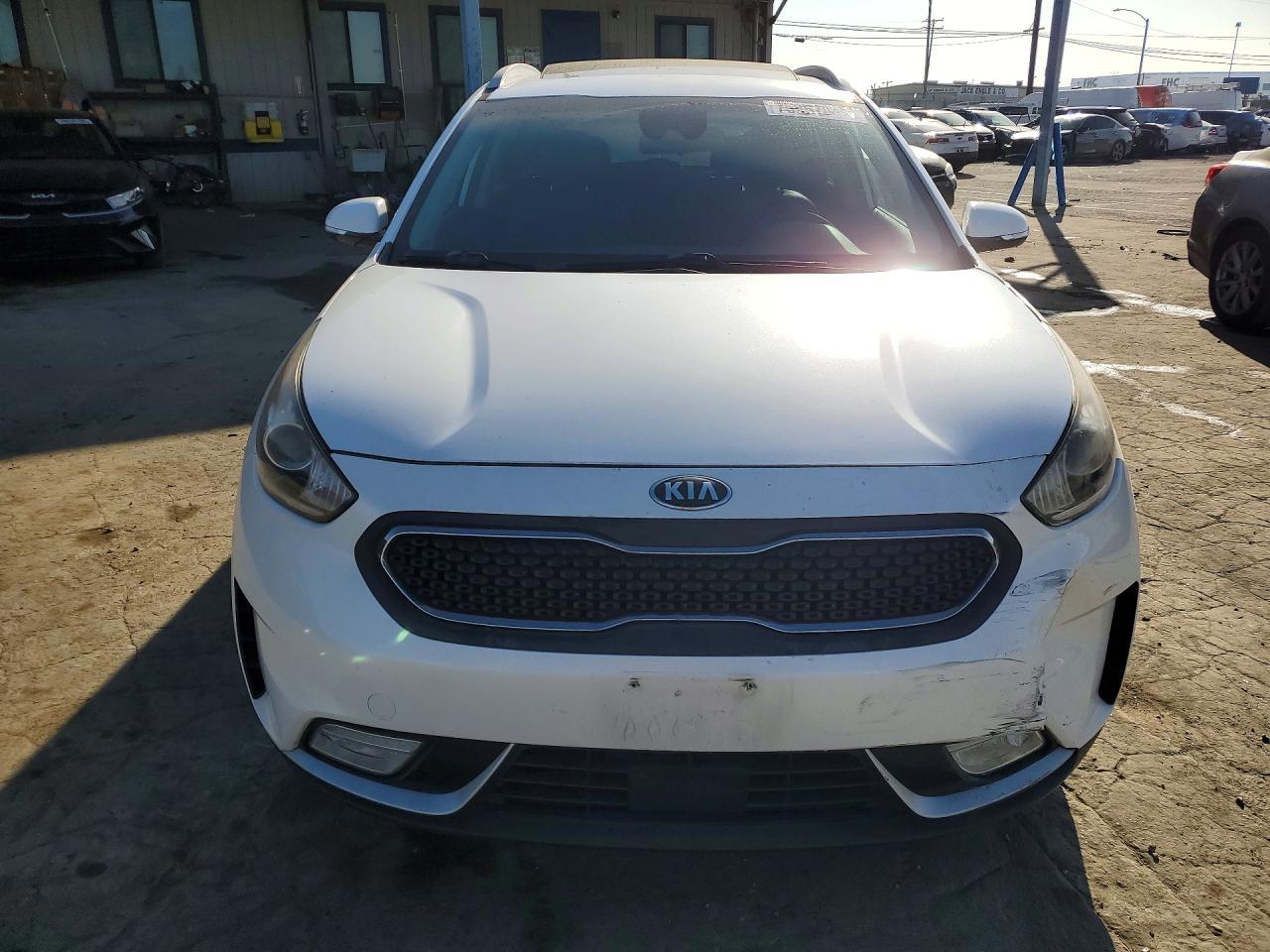 2017 KIA Niro