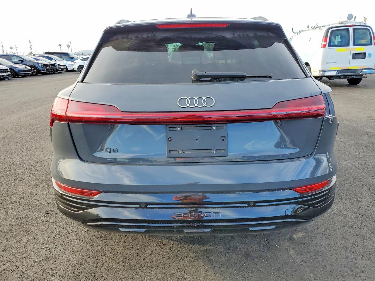 2024 AUDI Q8