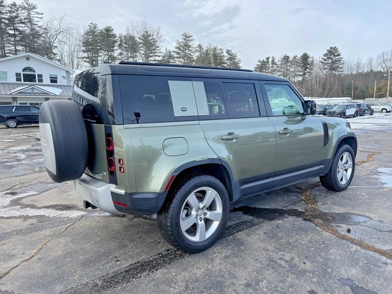 2020 LAND ROVER Defender