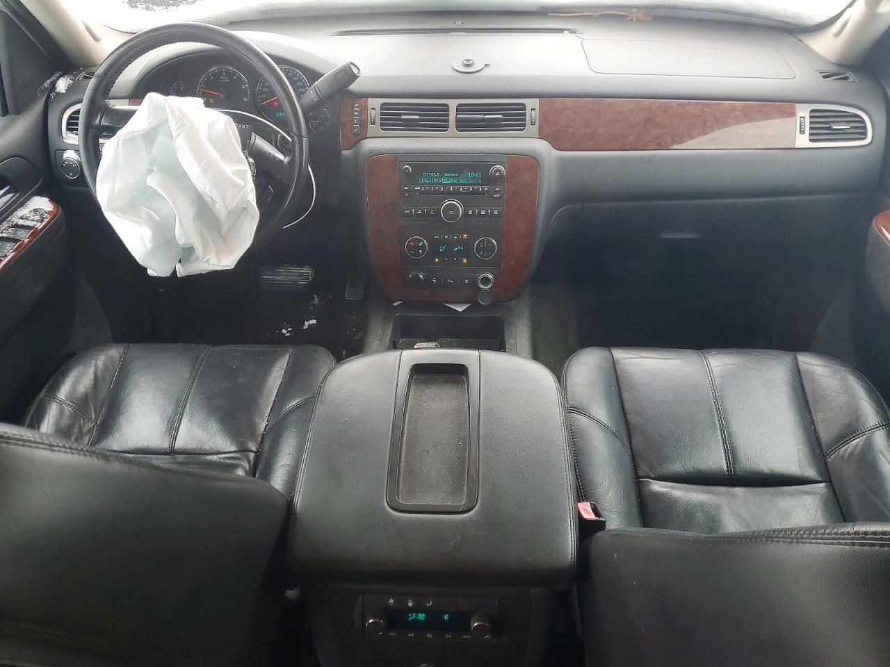 2010 CHEVROLET Suburban